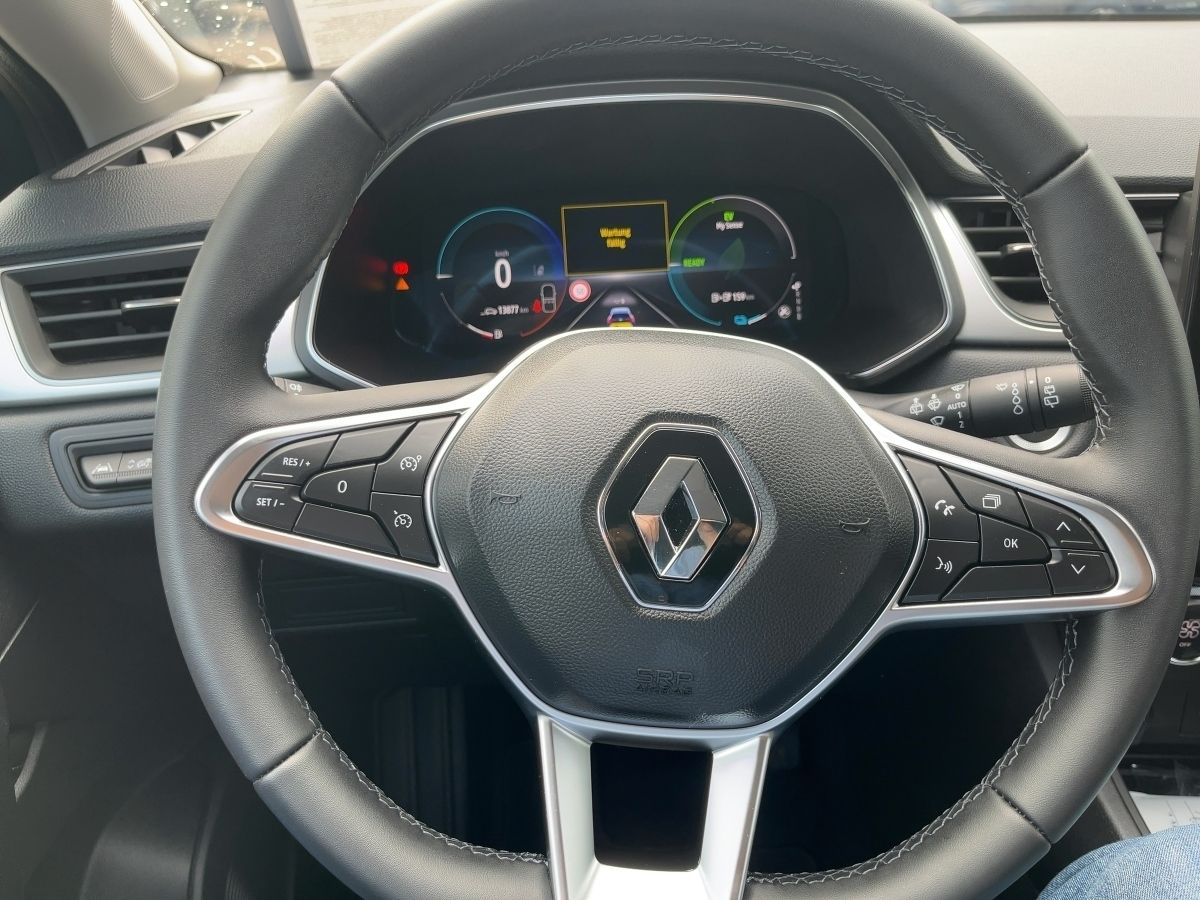 Fahrzeugabbildung Renault Captur TECHNO Plug-in 160 SHZ GJR 9,3"Toch