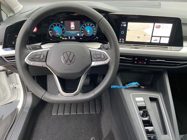 Fahrzeugabbildung Volkswagen Golf VIII Variant 1.5eTSI Life SHZ+KAMERA+NAVI+