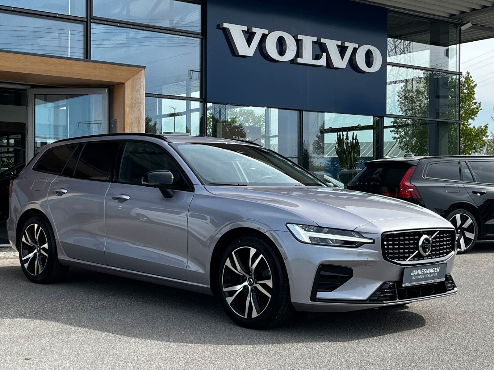 Volvo V60 B4 Plus Dark foto 3
