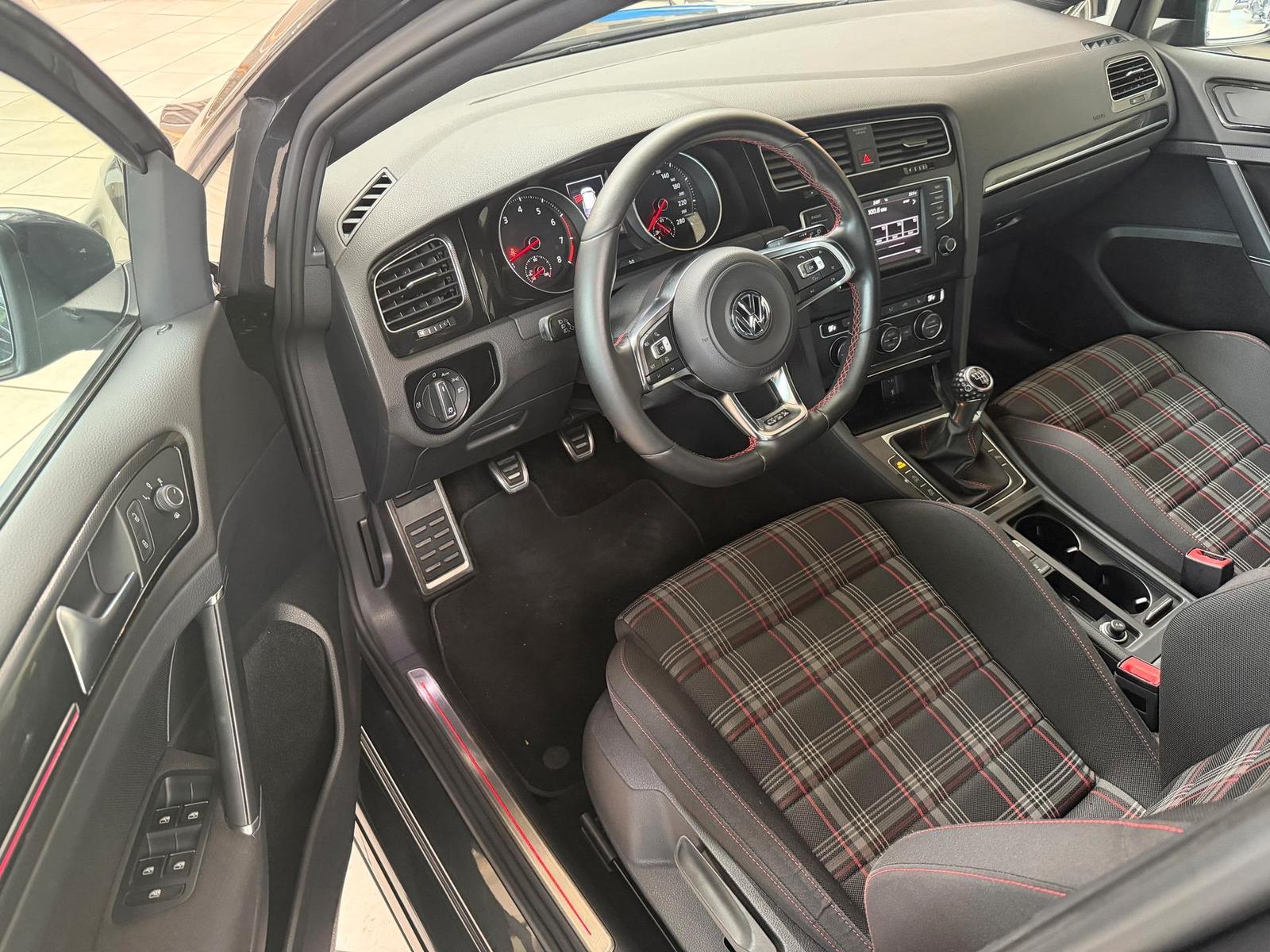 Volkswagen Golf 2.0 GTI Performance 1.HAND|KAMERA|SCHECKHFT