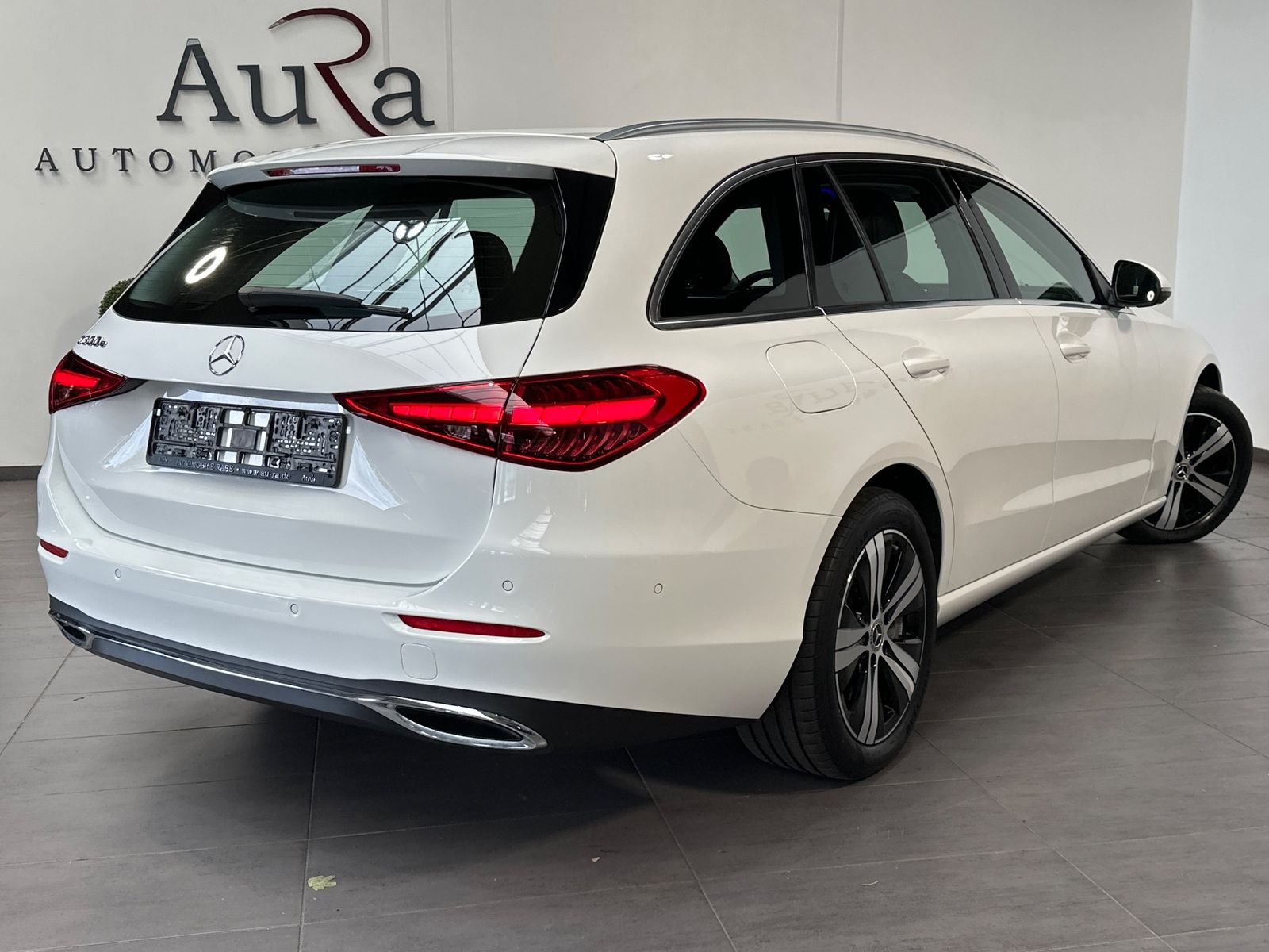 Fahrzeugabbildung Mercedes-Benz C 300 e T Avantgarde NAV+LED+AHK+KAMERA+SHZ