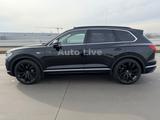 Volkswagen Touareg 3.0 TDI*Atmosphere*PAN*MATR*LUFT*360*VOL - gebrauchte VW Pickups