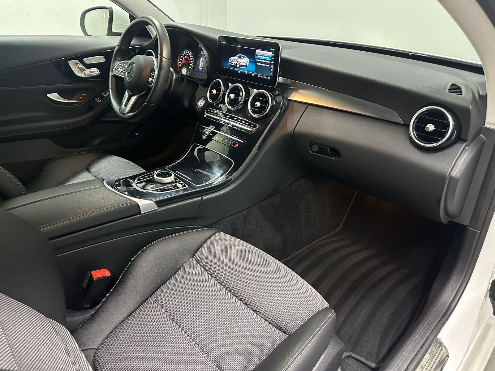 Fahrzeugabbildung Mercedes-Benz C 220 d COUPE Autom. *TEMPO*SH*LED*KAMERA*NAVI*