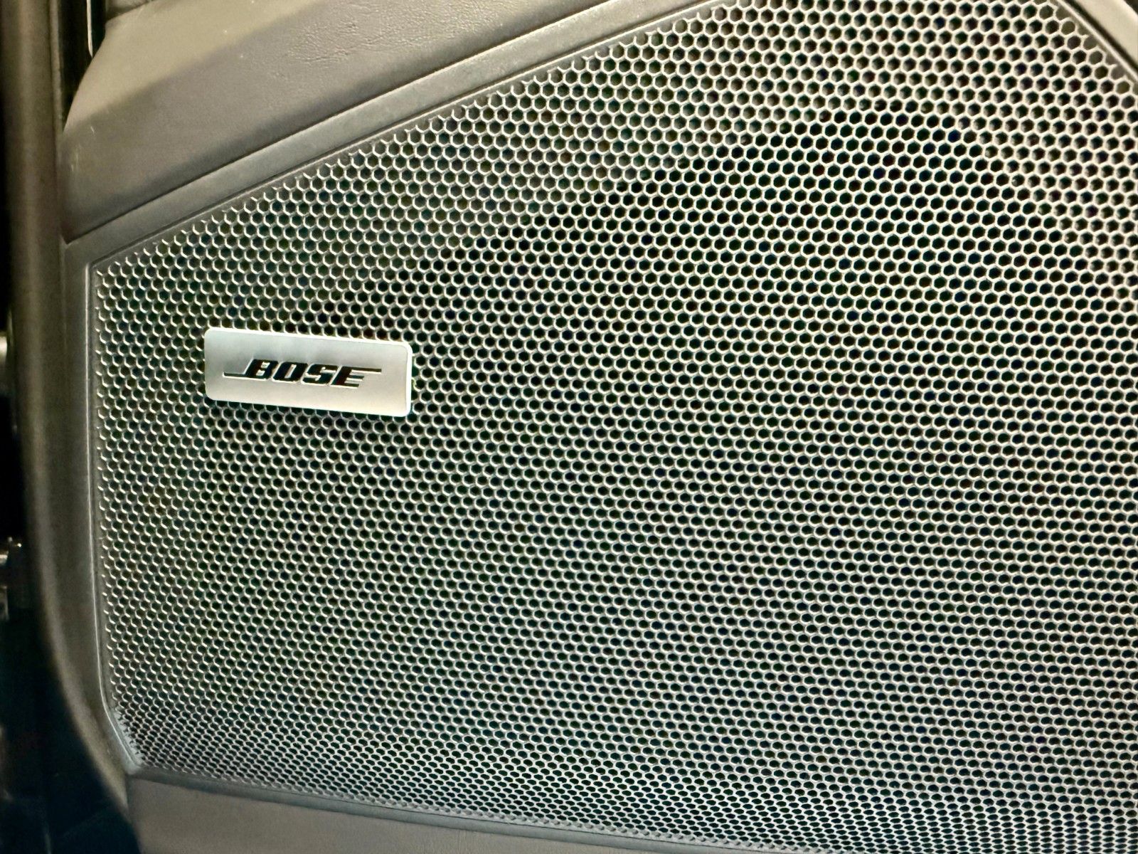 Fahrzeugabbildung Porsche Cayenne E-Hybrid Panorama/Luftfederung/ACC