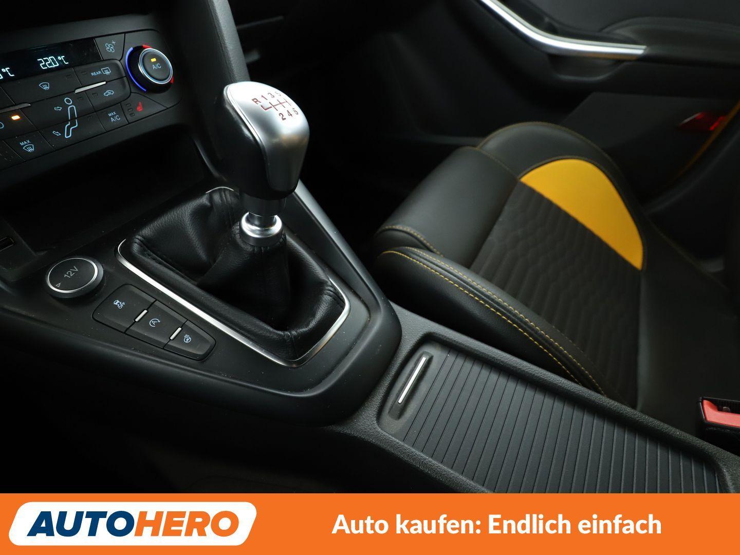 Ford Focus 2.0 EcoBoost ST *NAVI*XENON*TEMPO*PDC*SHZ*