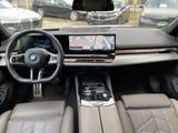 BMW i5 eDrive40 M Sport || AHK 360° B&W Pano - BMW: Limousine, E36