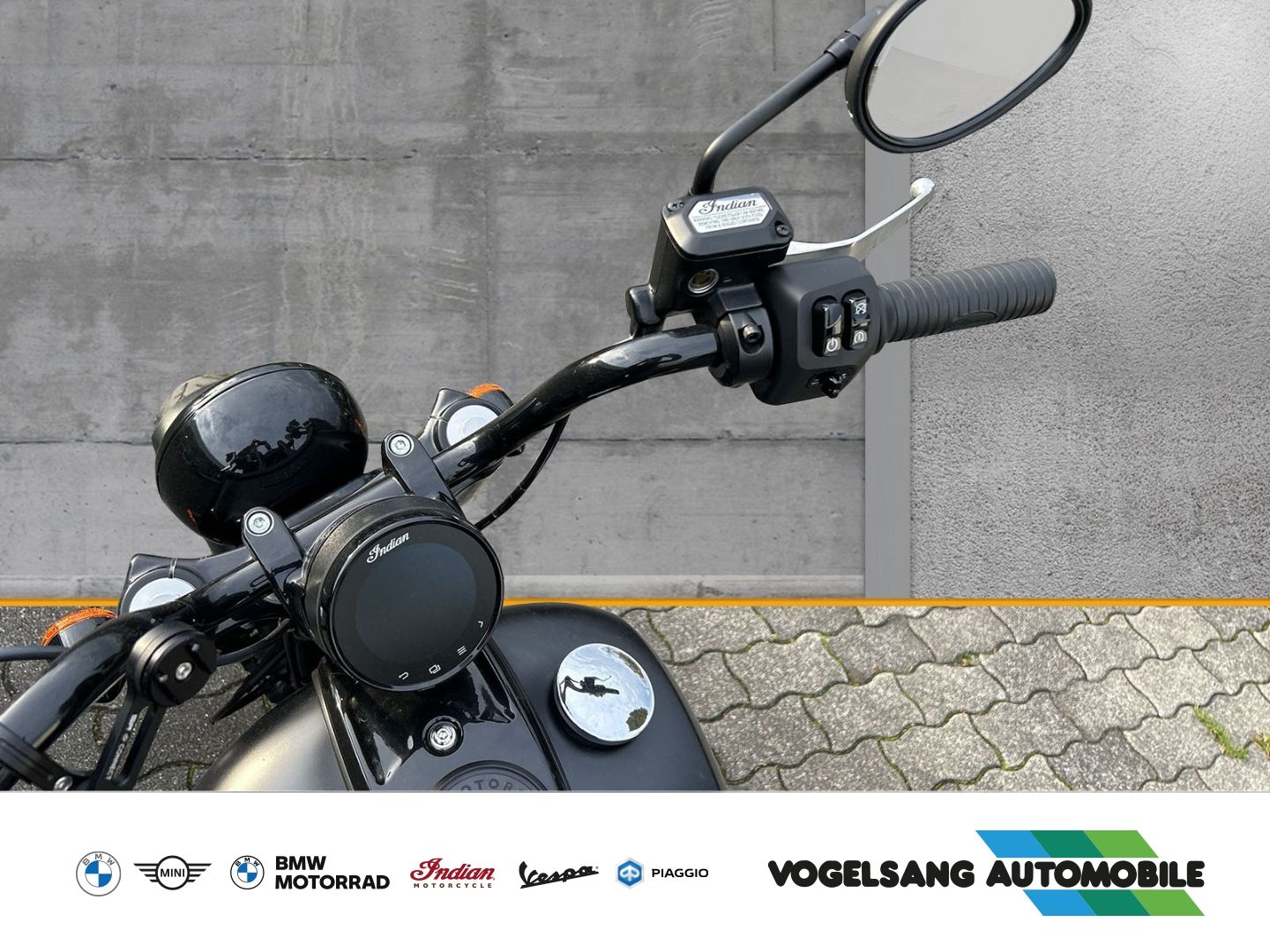 Fahrzeugabbildung Indian Chief Bobber Dark Horse, Heckträger mit Tasche ,