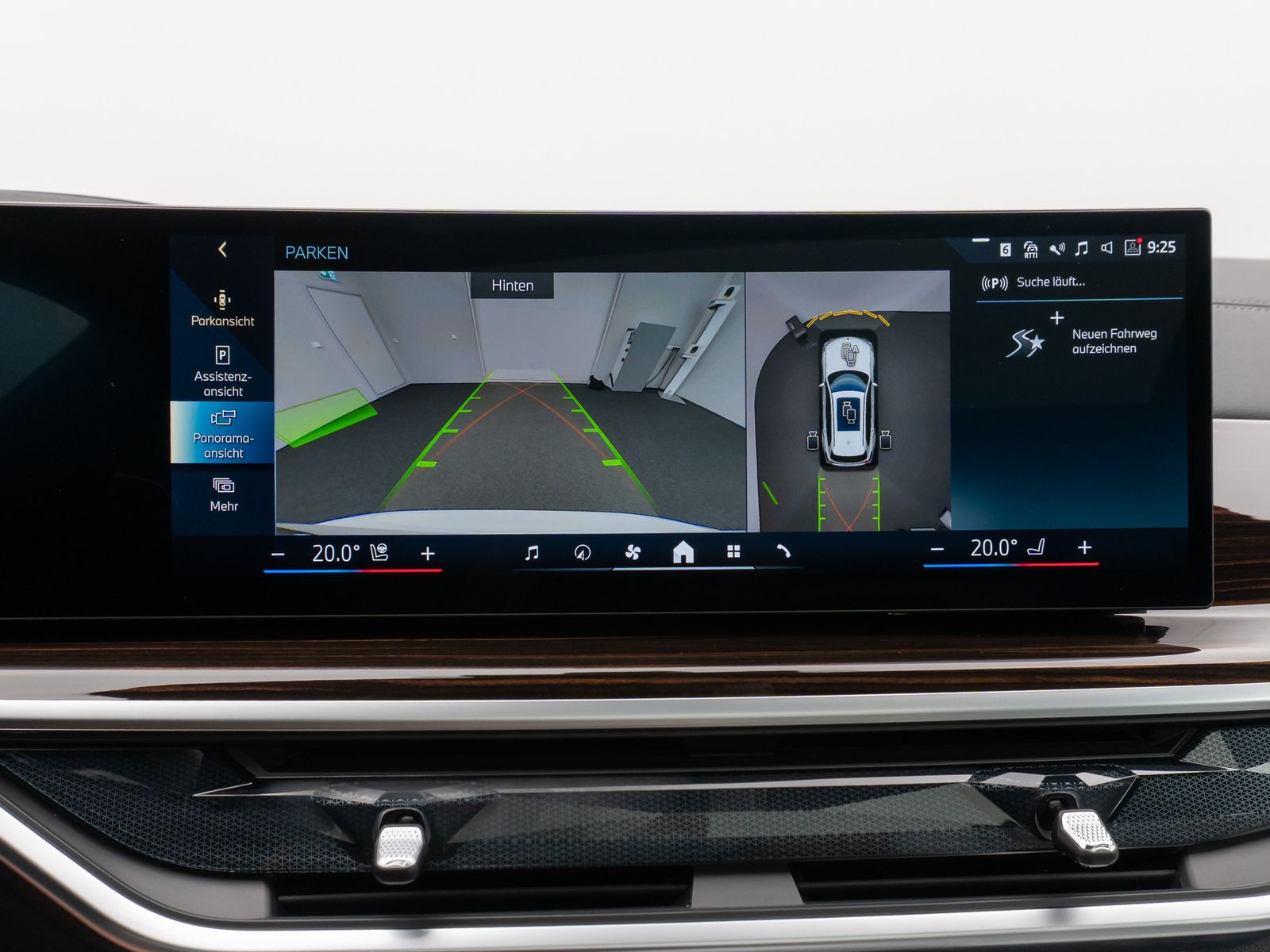 Fahrzeugabbildung BMW X5 xD50e M Sport Panorama 360°HUD DAB H/K SoftCL