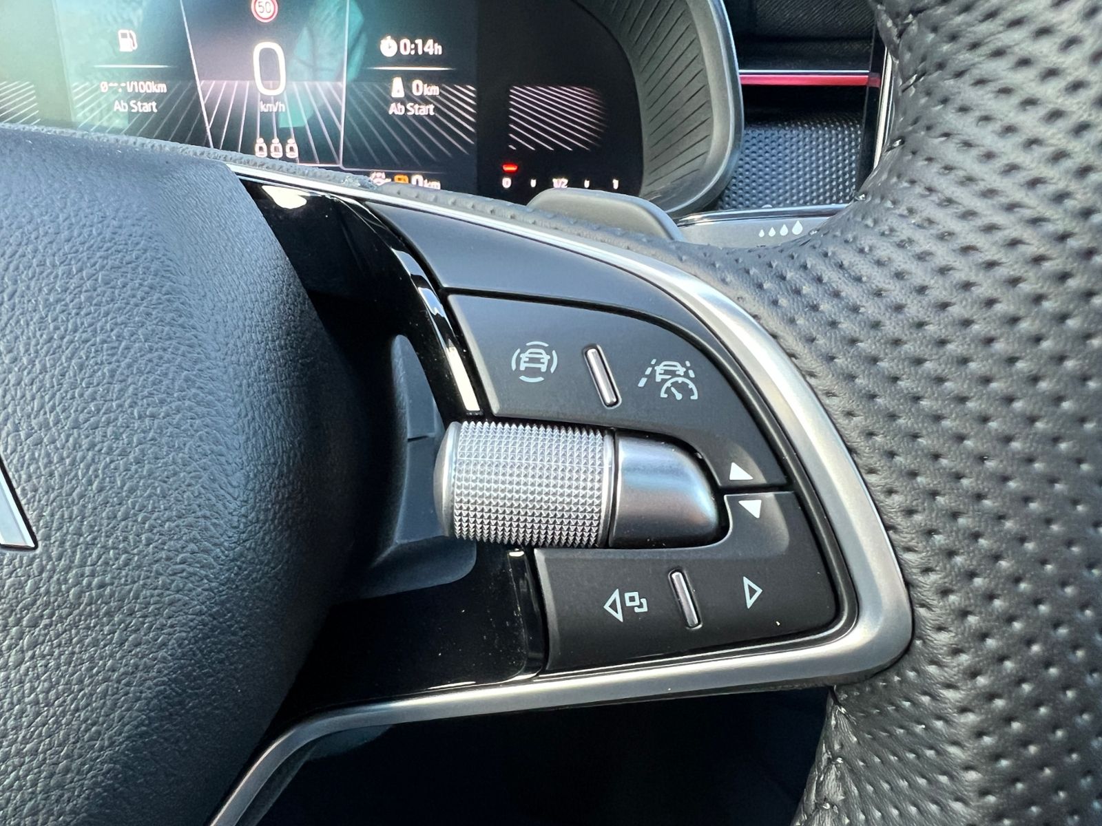 Fahrzeugabbildung SKODA Scala Monte Carlo 1.0 TSI DSG *Matrix, Pano, ACC