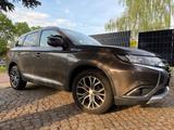 Mitsubishi Outlander 2.0 MIVEC Plus ClearTec 4WD CVT Plus - Mitsubishi Outlander: 2.4