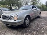 Mercedes-Benz CLK 320 Automatik ELEGANCE - Mercedes-Benz CLK-Class: Coupé