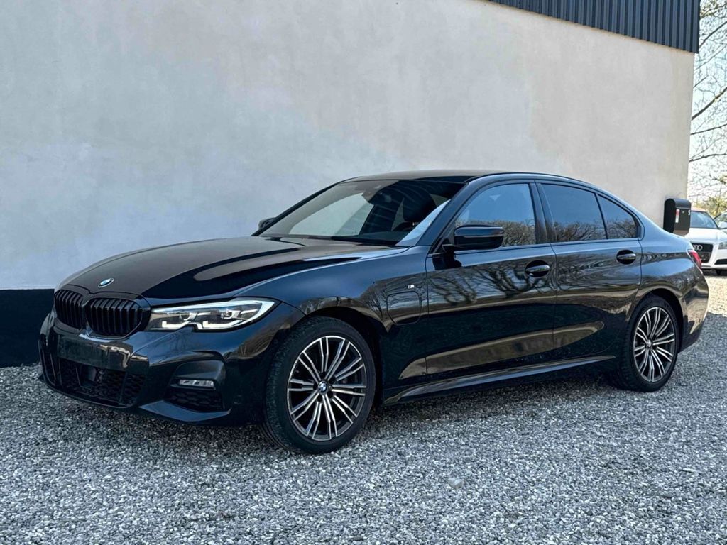 Image of BMW 330