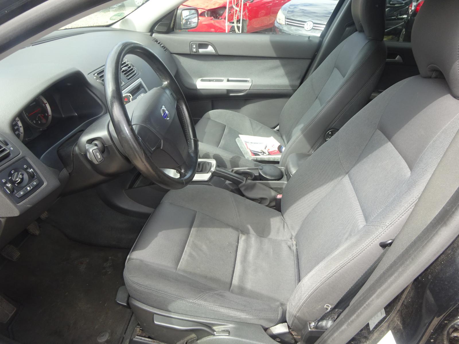 Volvo V50 2004 — photo 7