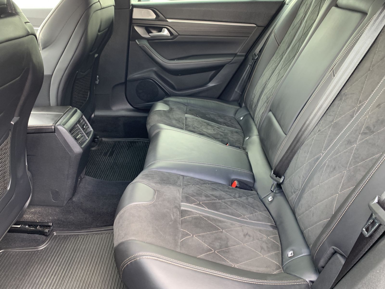 Fahrzeugabbildung Peugeot 508 2.0 HDI*GT*First Edition*Leder*NightVision*