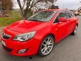 Opel Astra J Lim.5-trg. Sport TURBO VOLL ALU - Opel Astra: J Turbo
