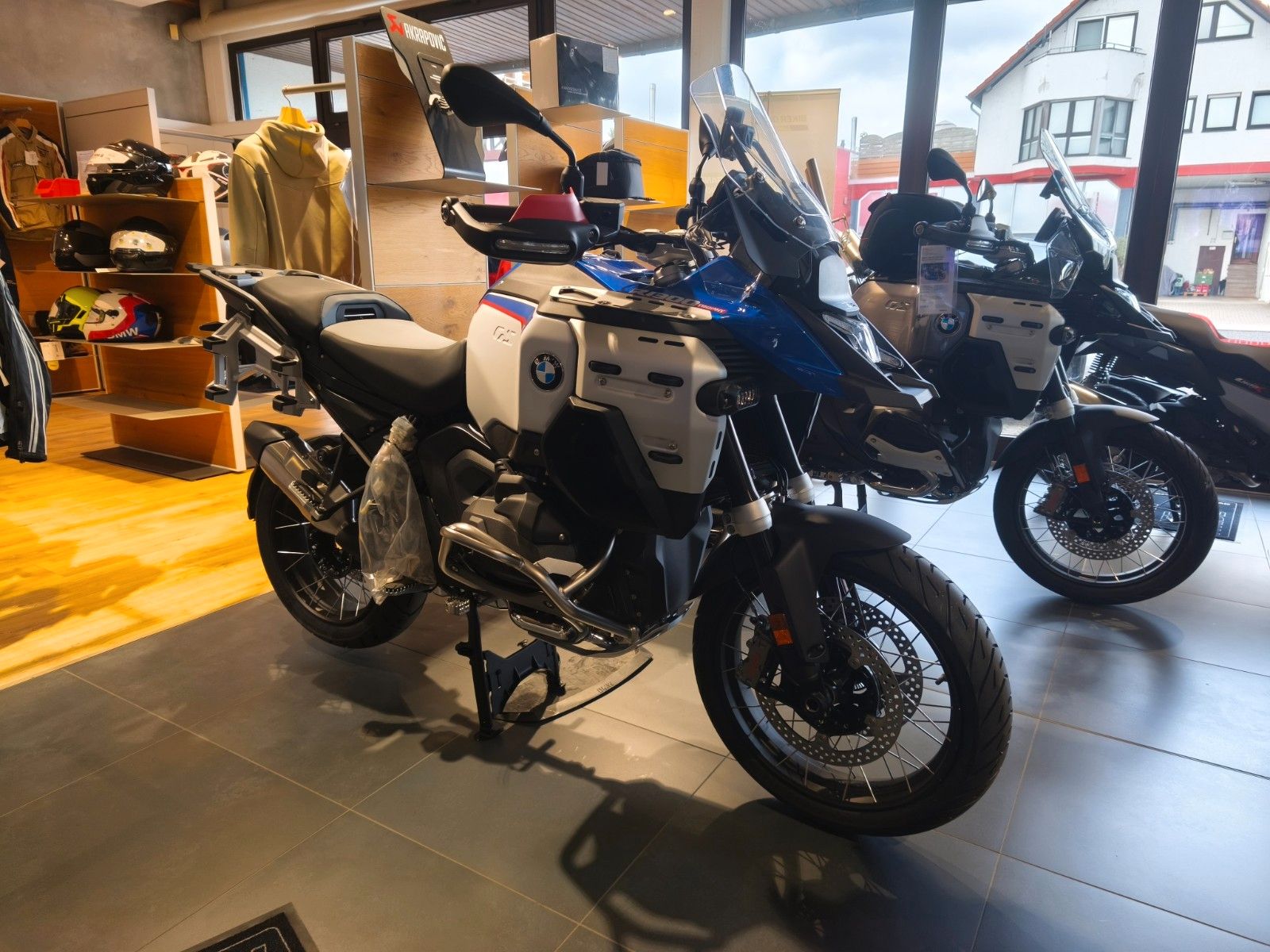 Fahrzeugabbildung BMW R 1300 GS Adventure ASA