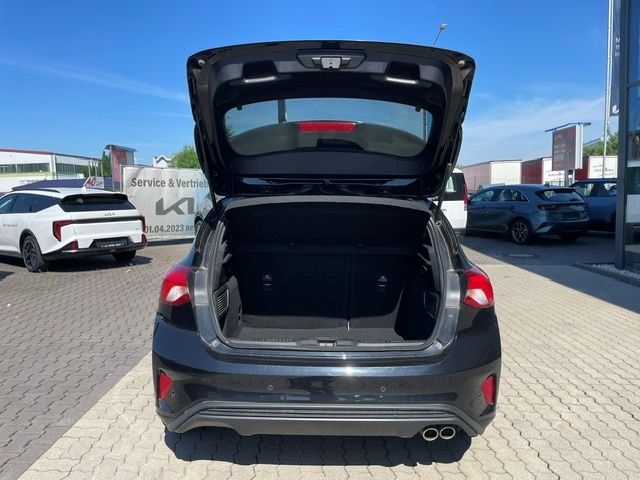 Fahrzeugabbildung Ford Focus ST-Line LED Kamera SpurhalteASS Tempomat