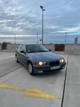 BMW E36 316i compact Stahlblau-metallic - BMW 316 aus 2000: Compact 316i