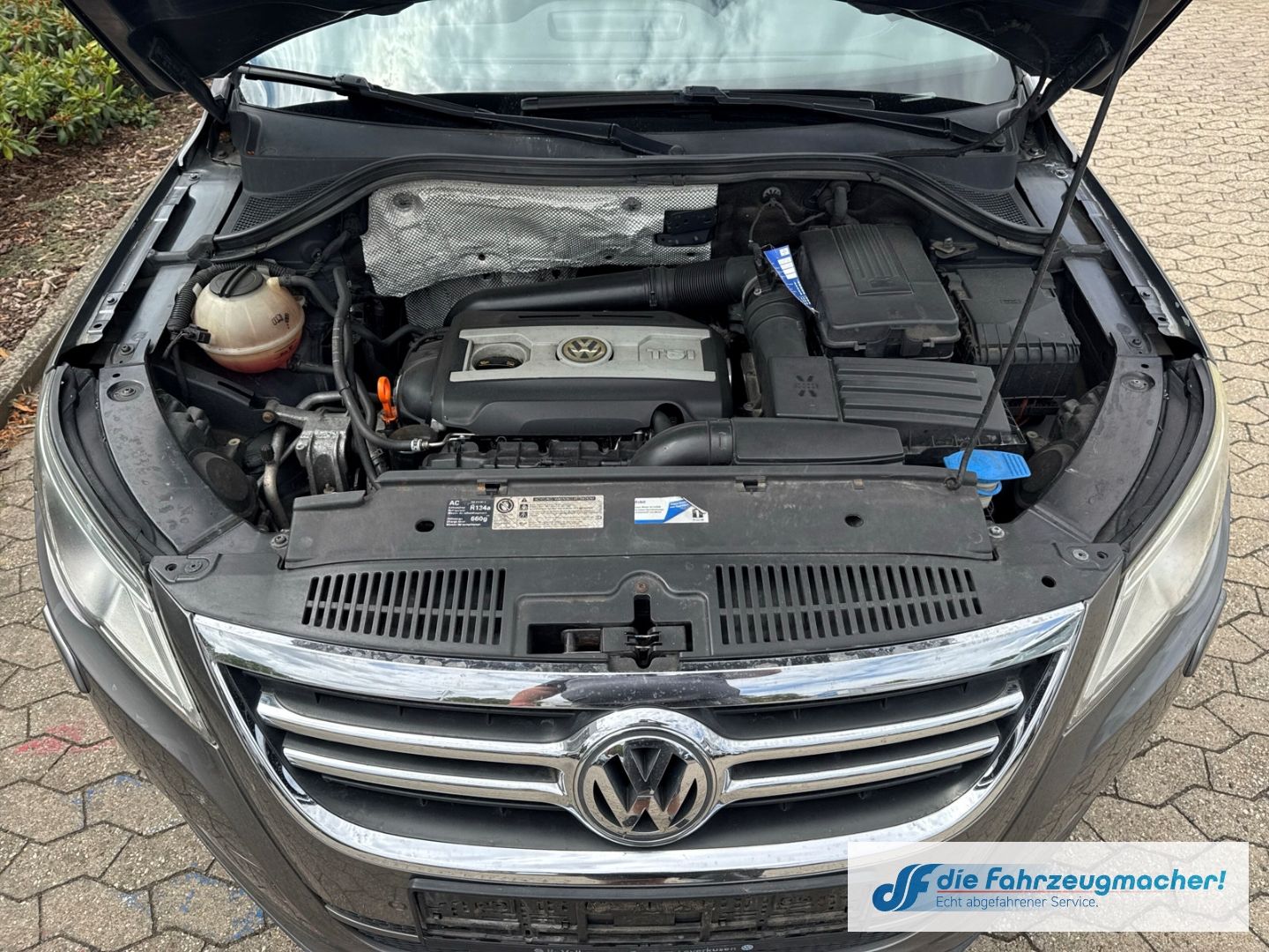 Fahrzeugabbildung Volkswagen Tiguan Sport & Style 4Motion El. Panodach *EXPO