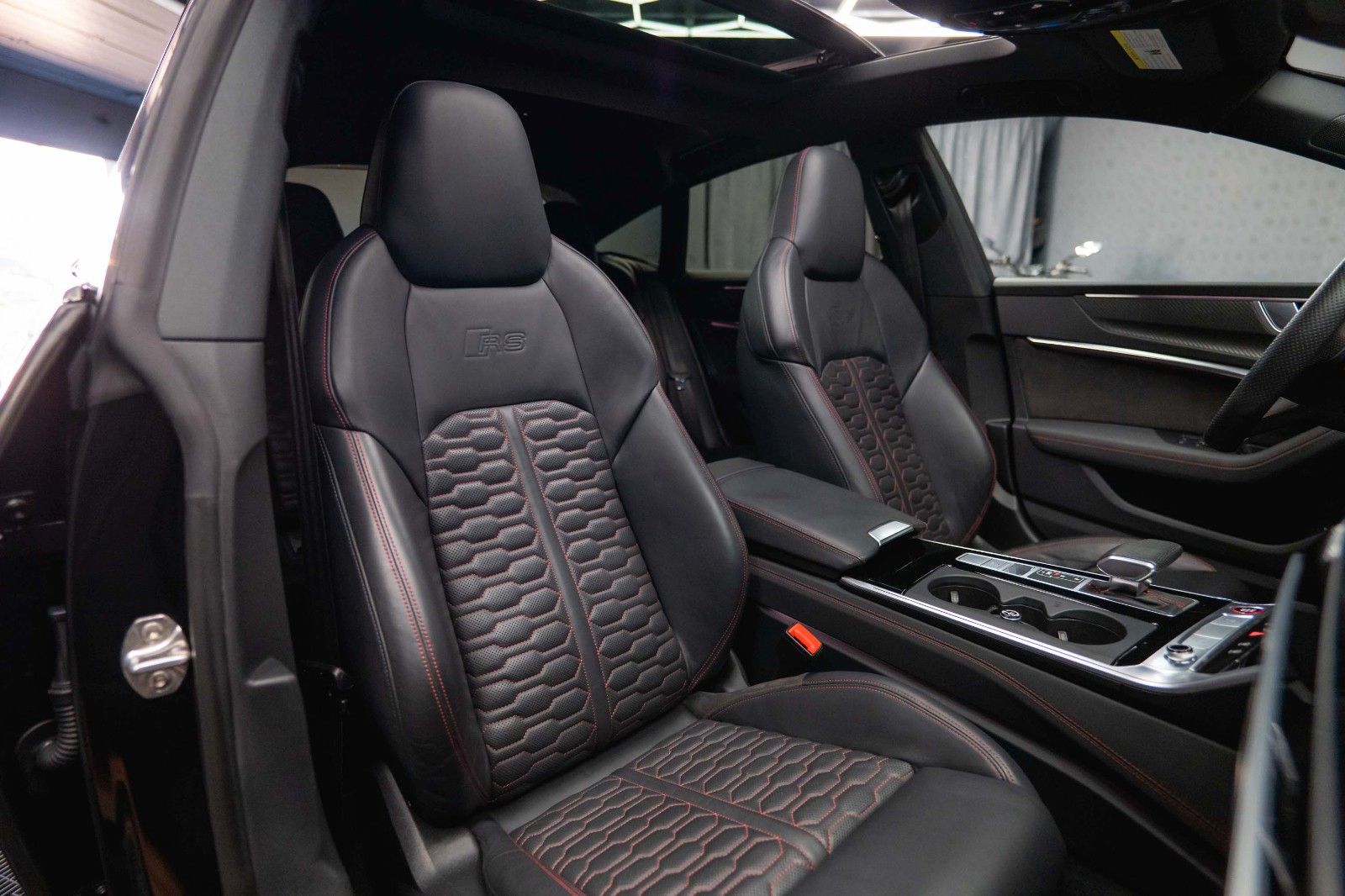 Fahrzeugabbildung Audi RS7 4.0 TFSI quattro | SKY Lounge | Pano | LASER