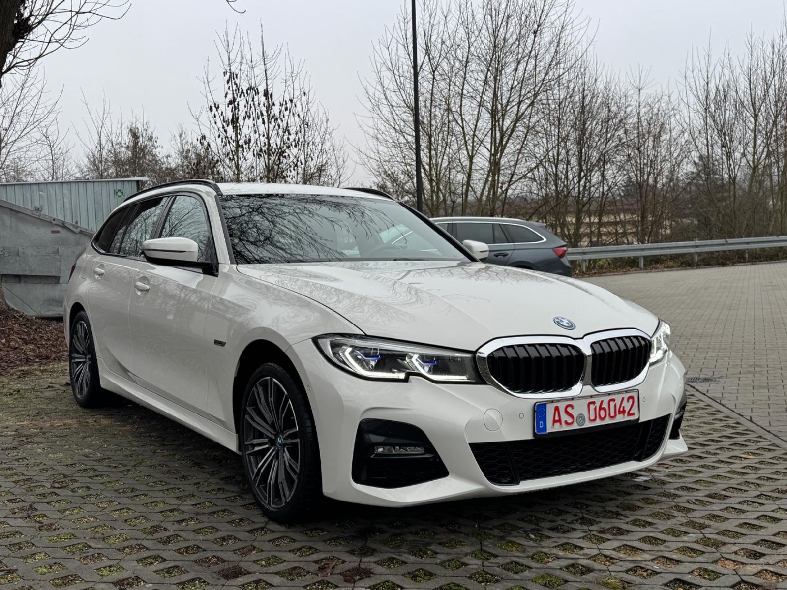 BMW 330 e xDrive M Sport LED AHK