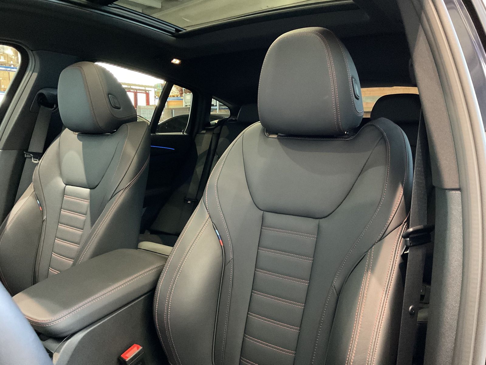 Fahrzeugabbildung BMW X4 M40d Standheizung | Panorama-Glasdach | 20" L