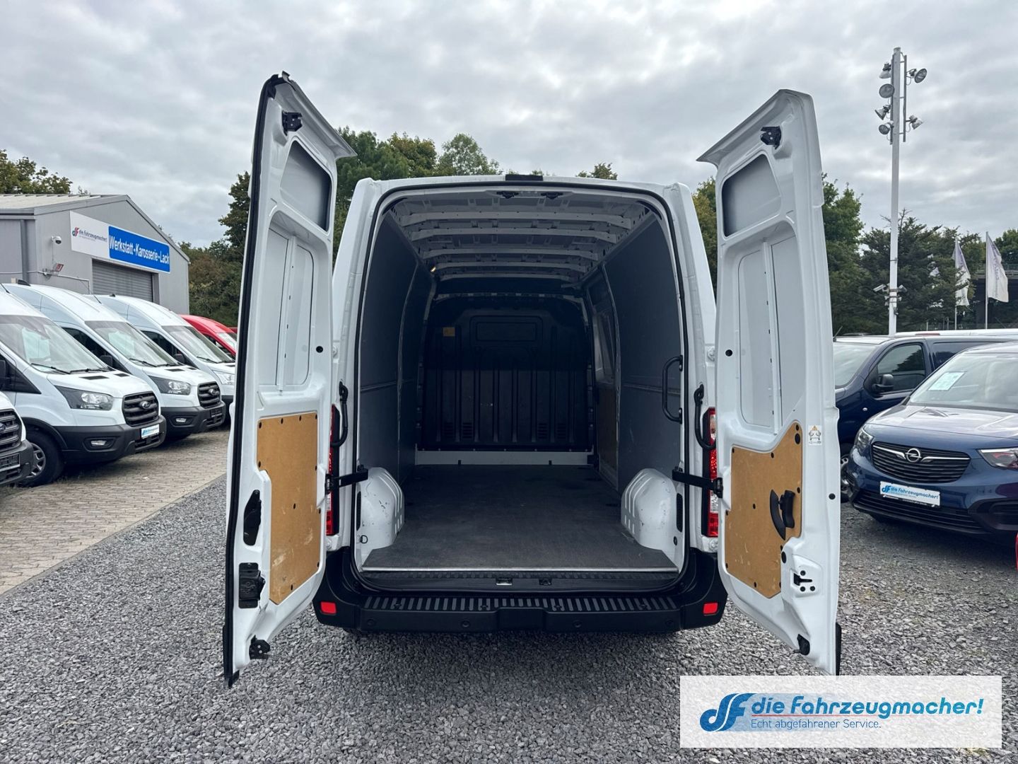 Fahrzeugabbildung Opel Movano B Kasten L3H2 3,5t 2.3 CDTI Biturbo Regen