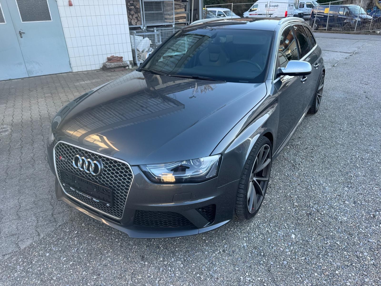 Audi RS4 4.2 FSI quattro   Zustand wie 80000km
