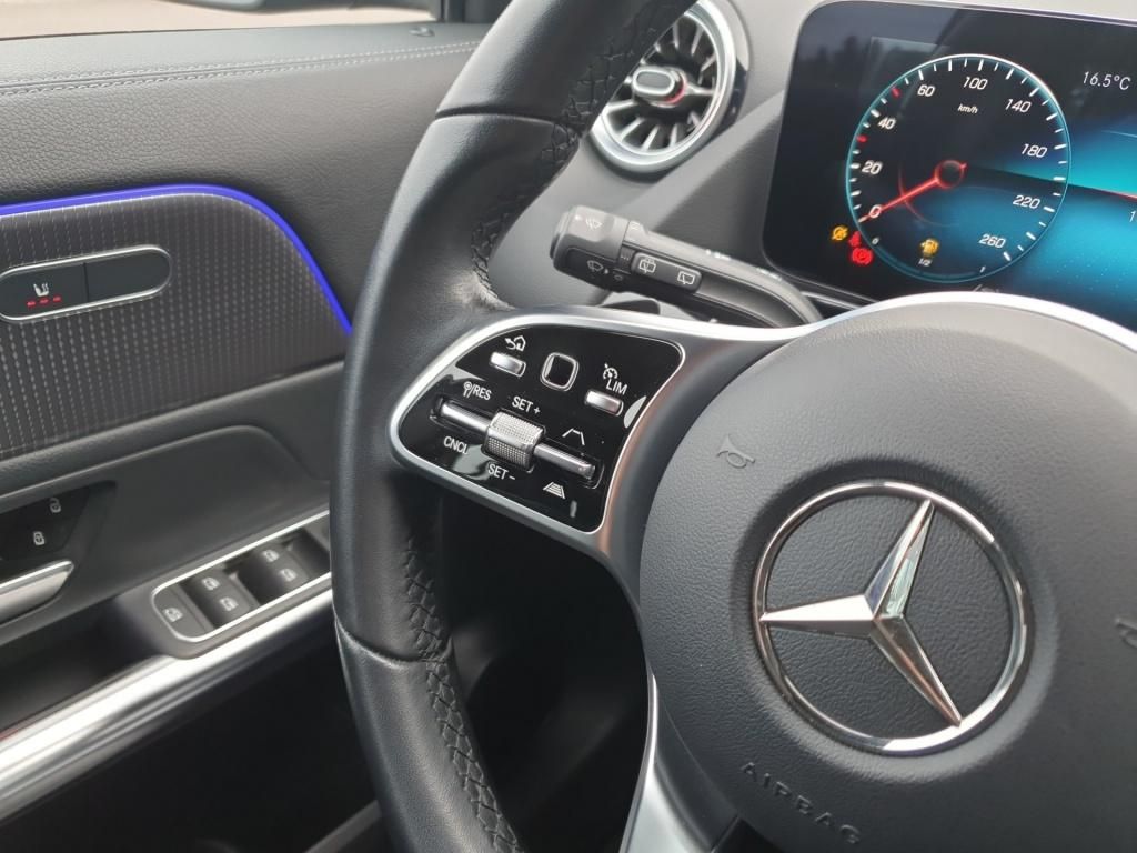 Fahrzeugabbildung Mercedes-Benz GLA 250 *Navi*AHK*PDC*SpurH*LED*KeyLess*el.Heck