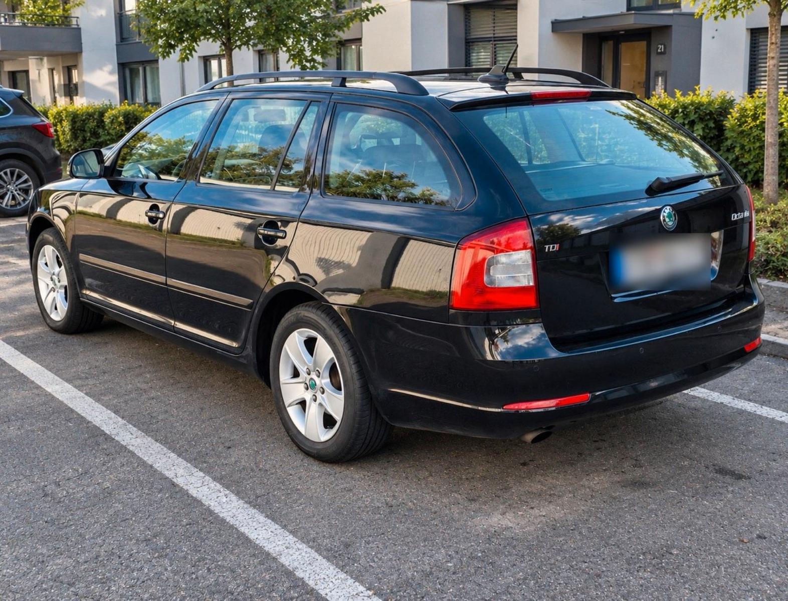Skoda Octavia 2013 — салон