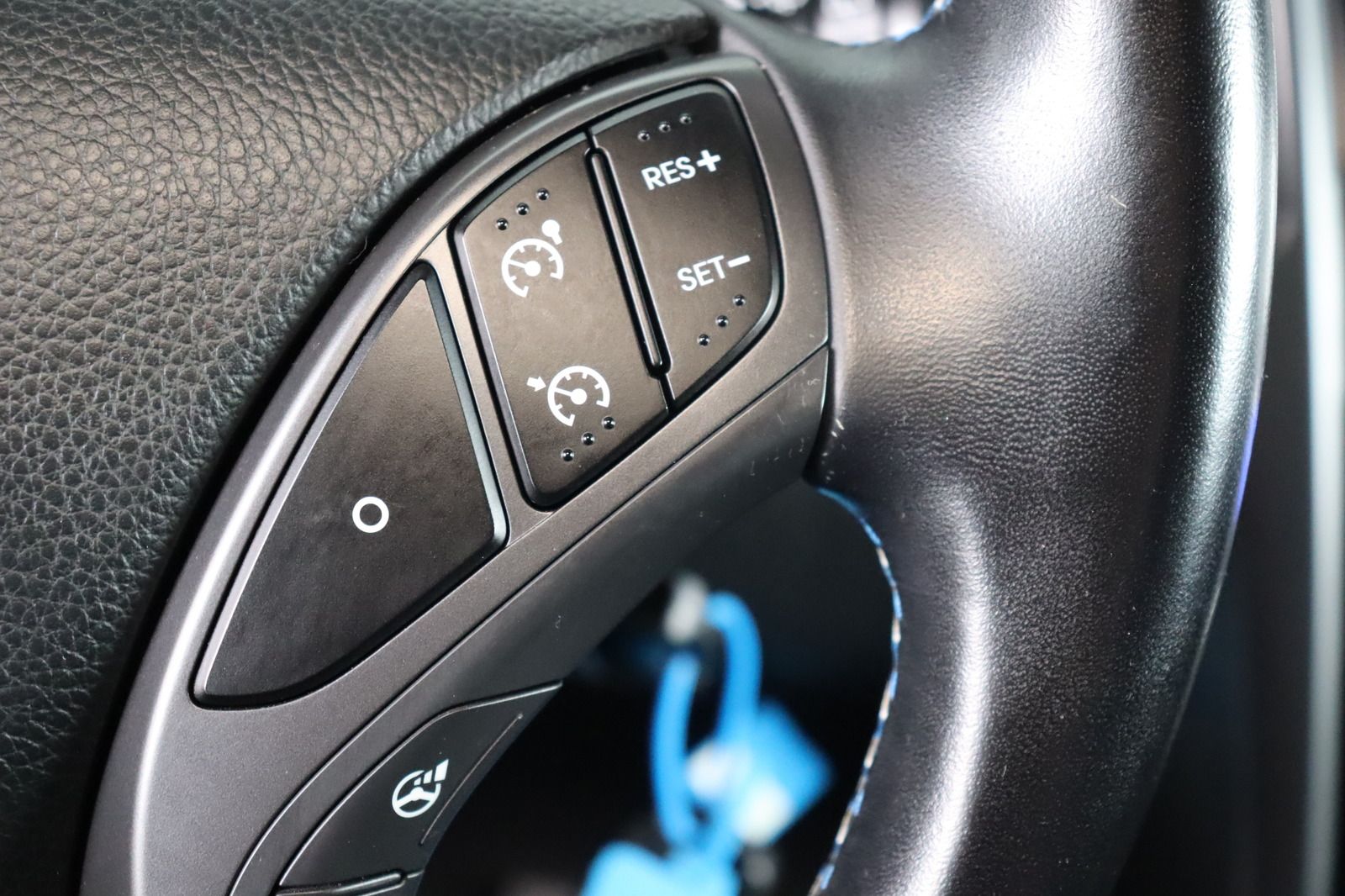 Fahrzeugabbildung Hyundai i30 Passion * Navi * RFK * Lenkradhzg.