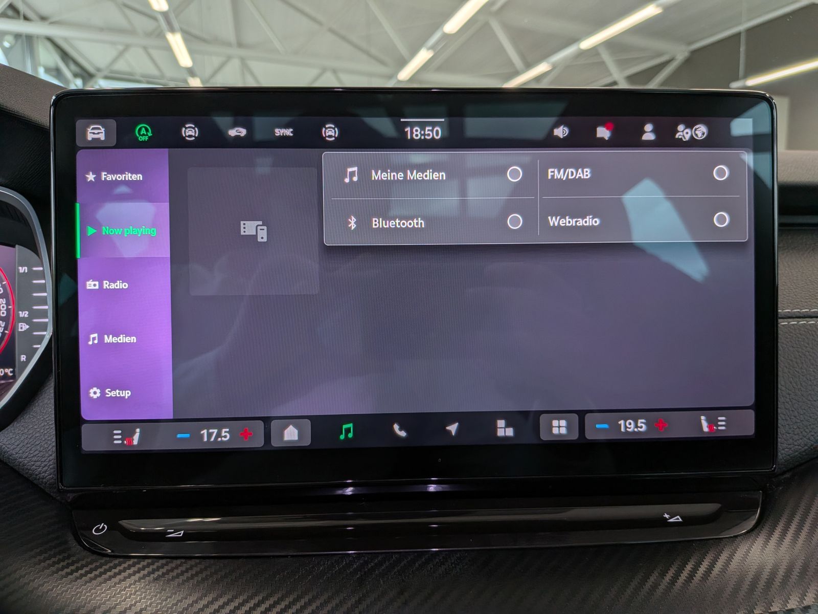 Fahrzeugabbildung SKODA Octavia 2.0TDI Sportline Matrix Canton Pano ACC