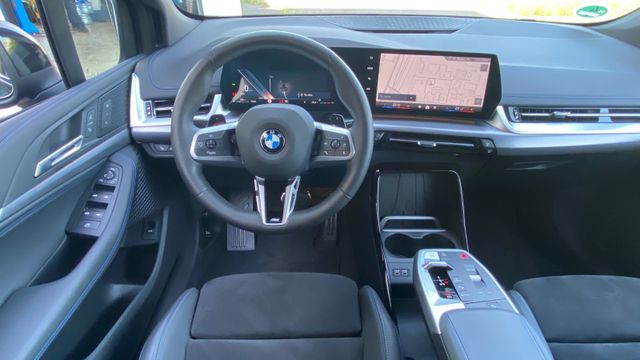 Fahrzeugabbildung BMW 218 Baureihe 2 Active Tourer 218 i M Sport NAVI+
