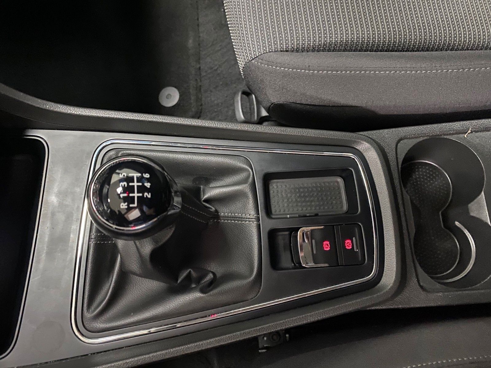 Fahrzeugabbildung SEAT Leon 1.4 TSI Style+voll LED+FULL LINK+16"ALU+PDC