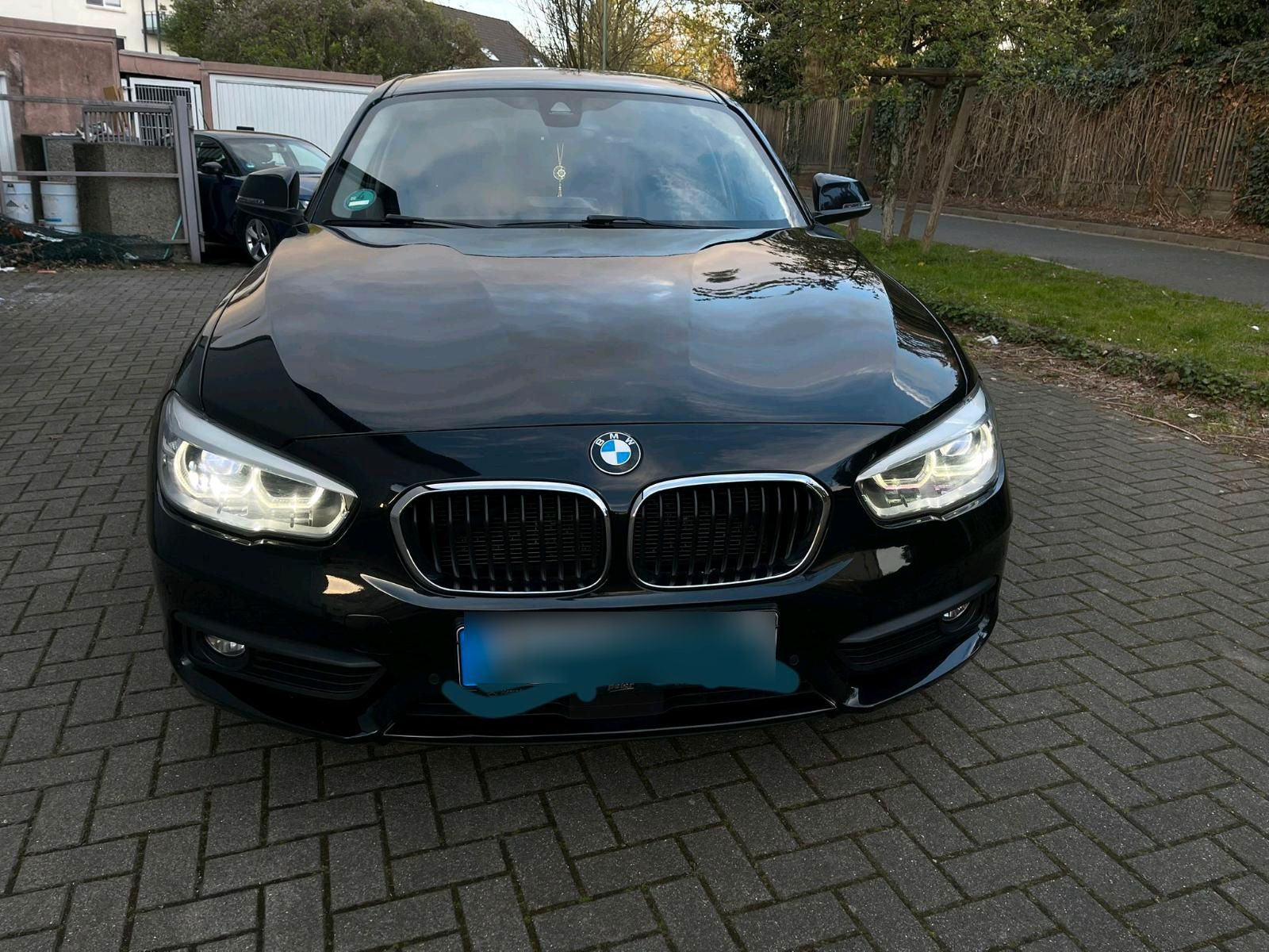 BMW BMW 118i Sport Fahrzeug zu verkaufen gepfl...