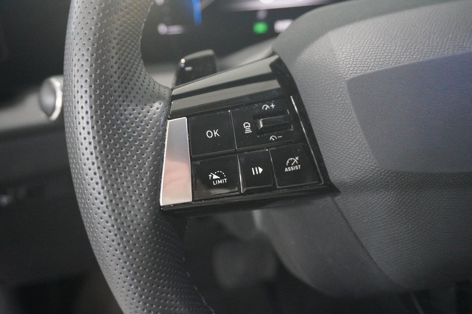 Fahrzeugabbildung Opel Astra L Lim. 1.2T ELEGANCE NAVI/LED/KAMERA/SPORT