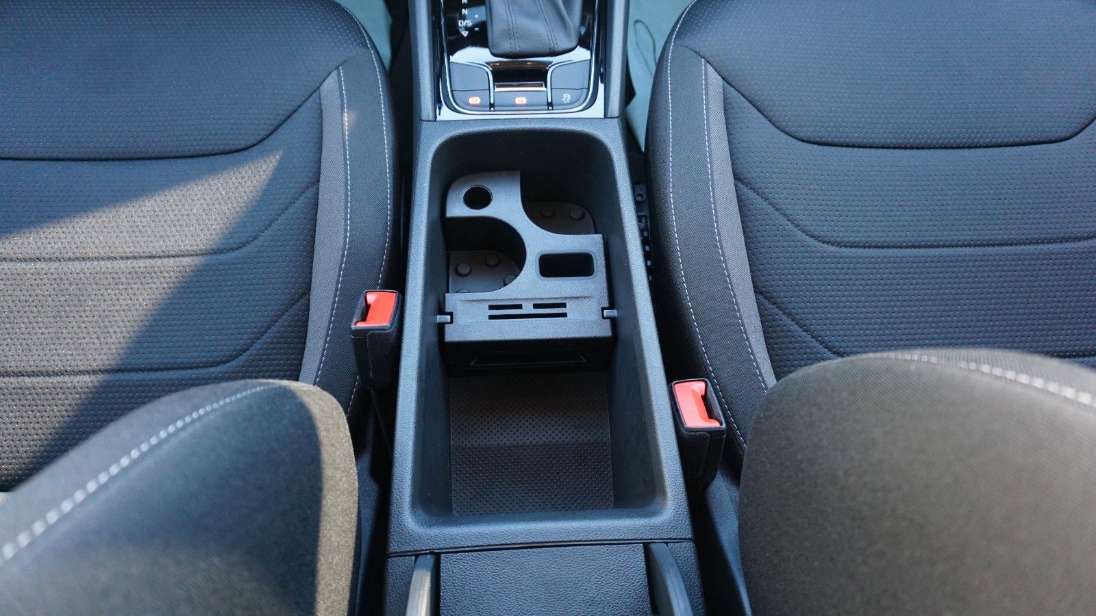 Fahrzeugabbildung SKODA Kodiaq Tour 4x4, LED,Navi,Kamera,SH,DAB,AHK