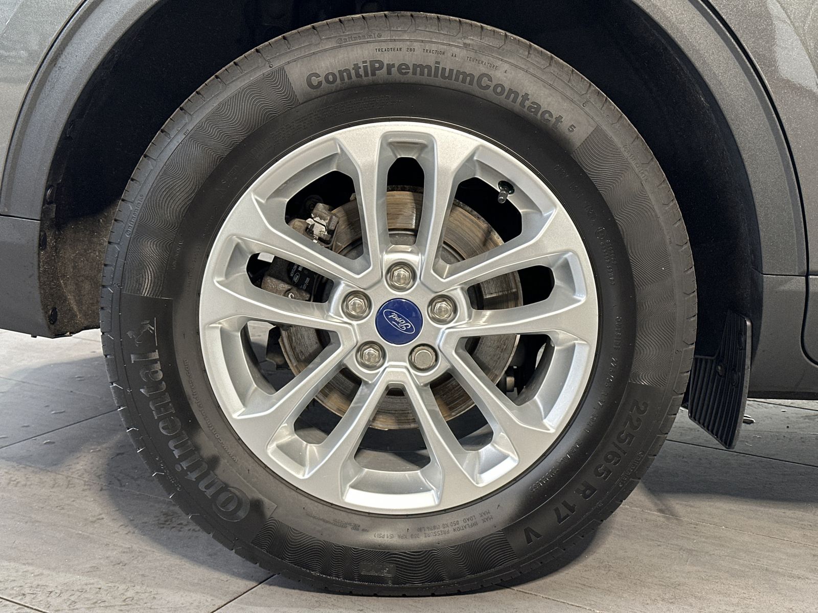 Fahrzeugabbildung Ford Kuga 2.5 PHEV Titanium X NAV+LED+PANO+AHK+B&O+PP