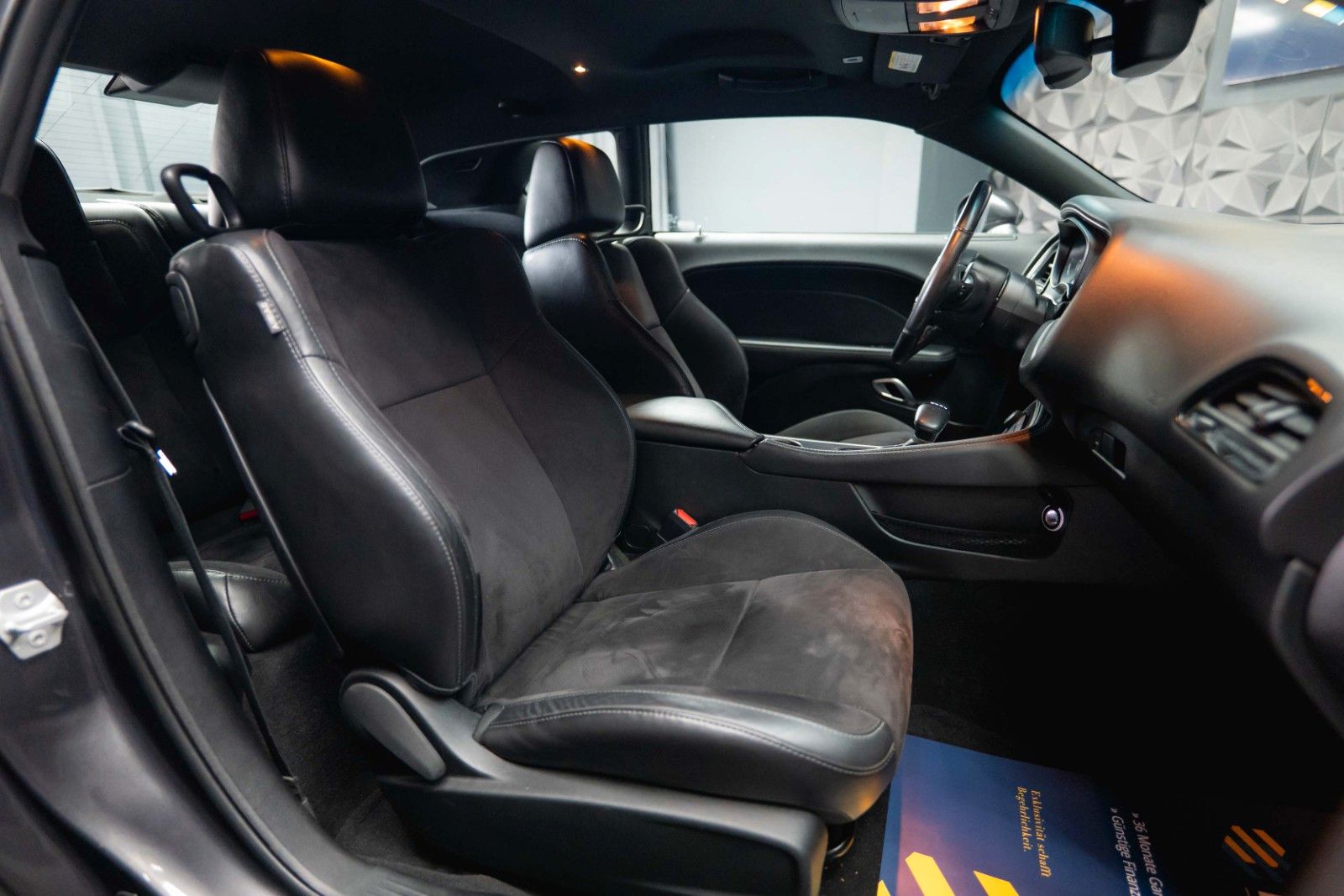 Fahrzeugabbildung Dodge Challenger 5.7 V8 R/T SRT WIDE BODY Super Track