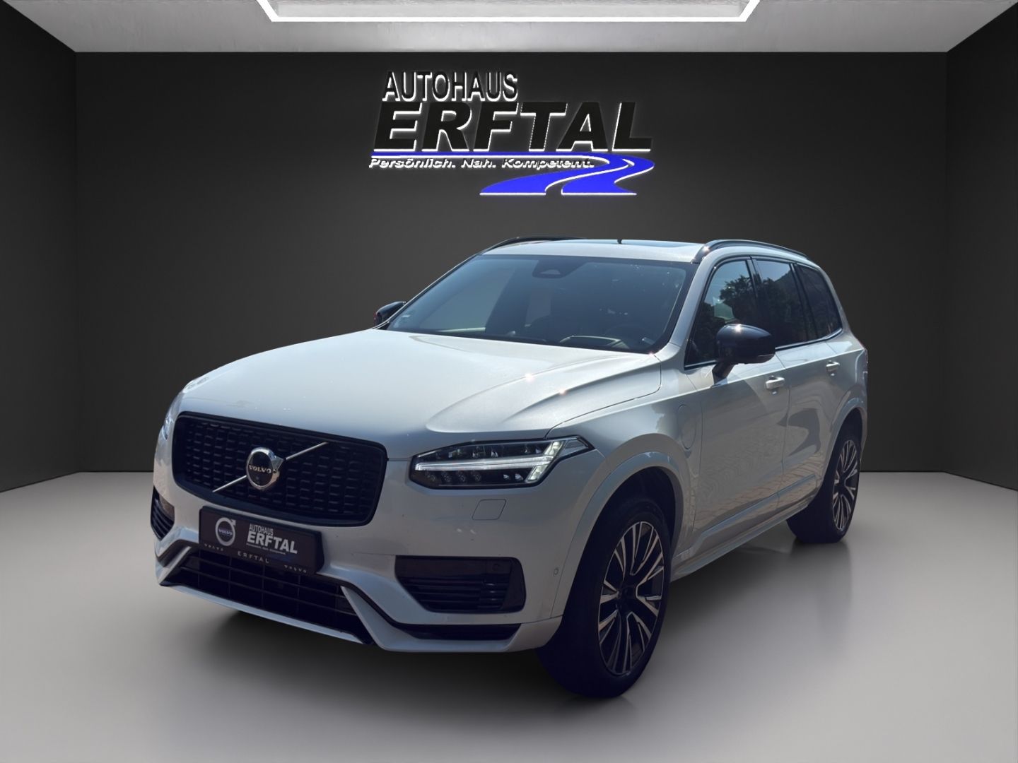 Volvo XC90 T8 AWD Ultra Dark Recharge Plug-In Hybrid 7 foto 1