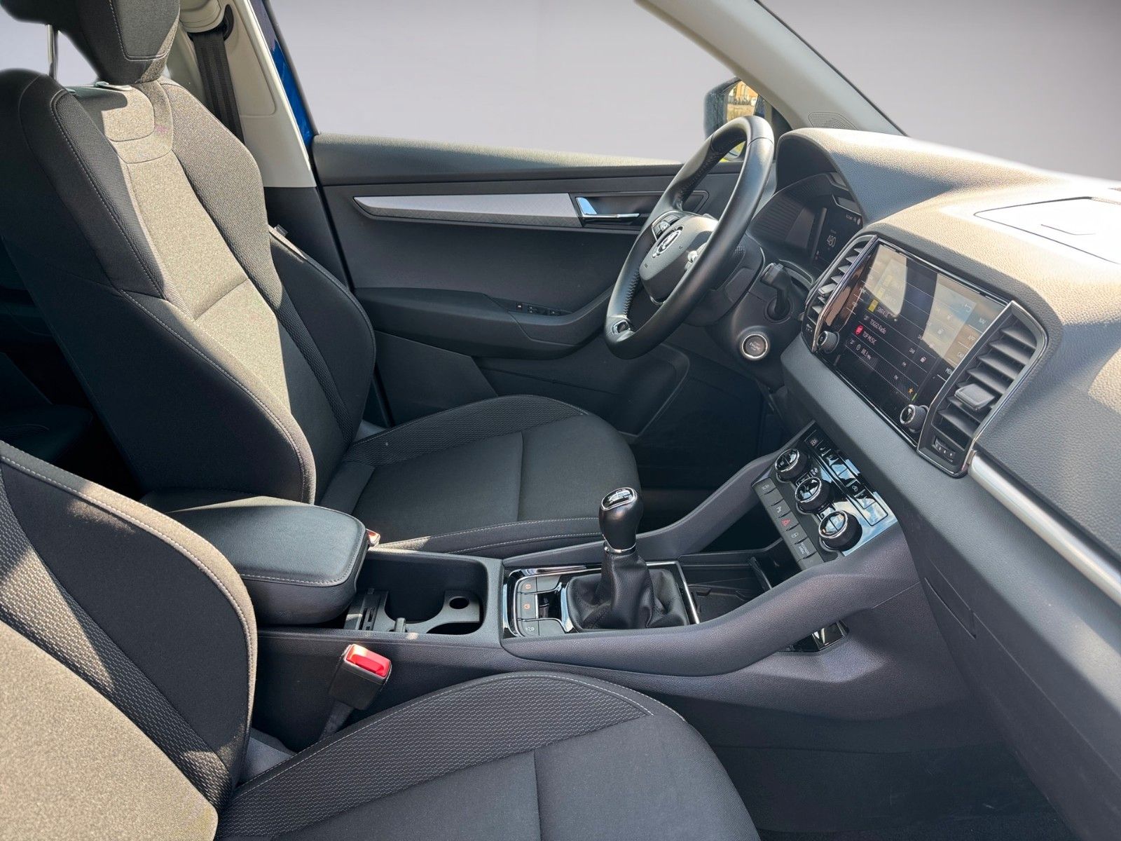 Fahrzeugabbildung SKODA Karoq 2.0l TDI AMBITION