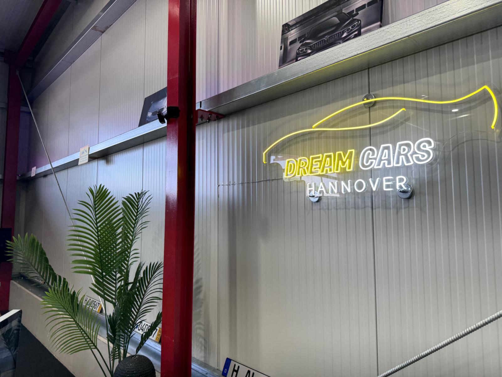 showroom-image-bottom