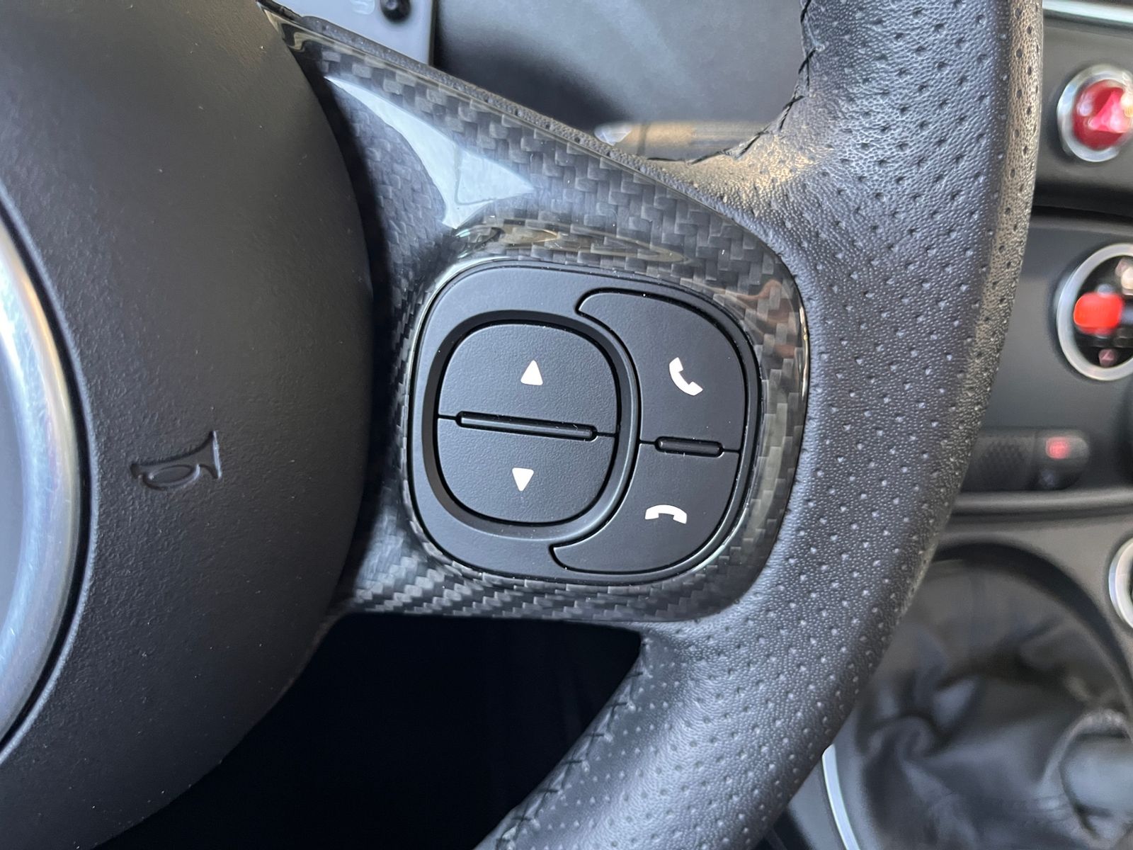 Fahrzeugabbildung Abarth 595C 595 C esseesse KLIMA XENON NAVI SHZ