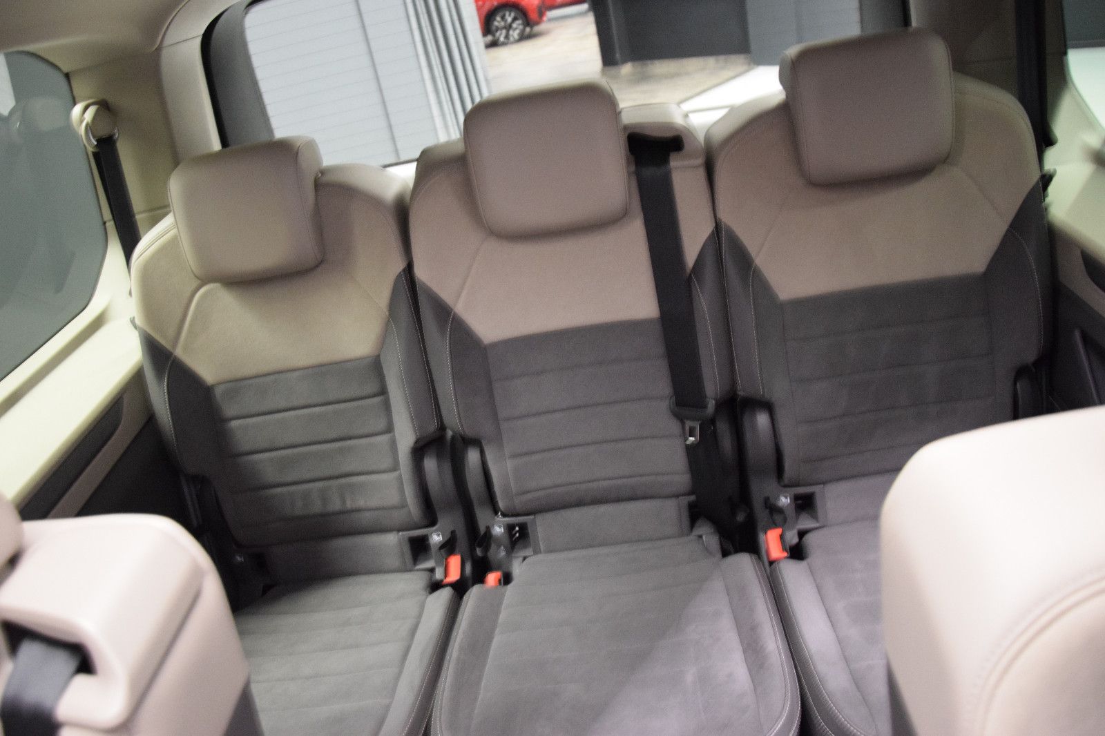 Fahrzeugabbildung Volkswagen T7 Multivan Style Lang Pano ACC Matrix AHK vis-a