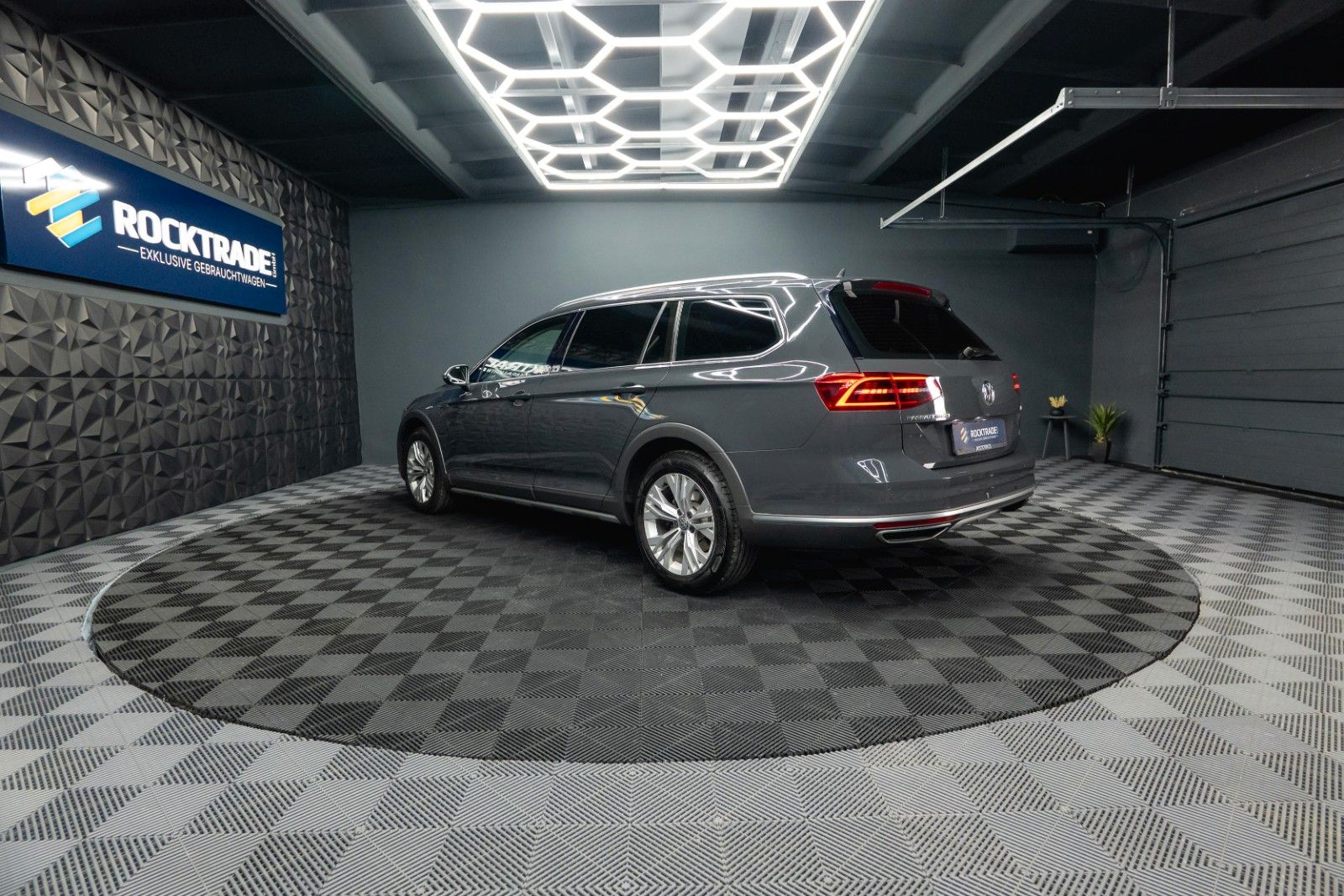 Fahrzeugabbildung Volkswagen Passat Alltrack 4Motion | Massage | LED | ACC