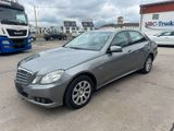 Mercedes-Benz E 200 CGI * PDC VORNE UND HINTEN * 2. HAND * - Mercedes-Benz E 200 aus 2010