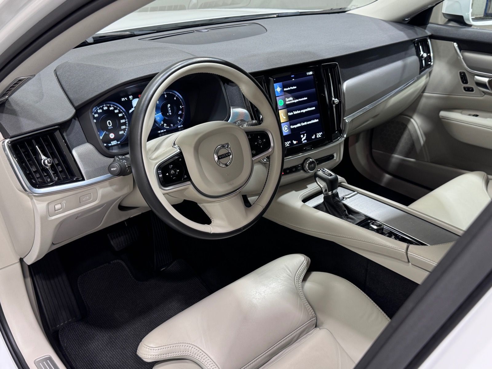 Volvo V90 Cross Country Pro D5 AWD | AHK LED NAVI 360° foto 19