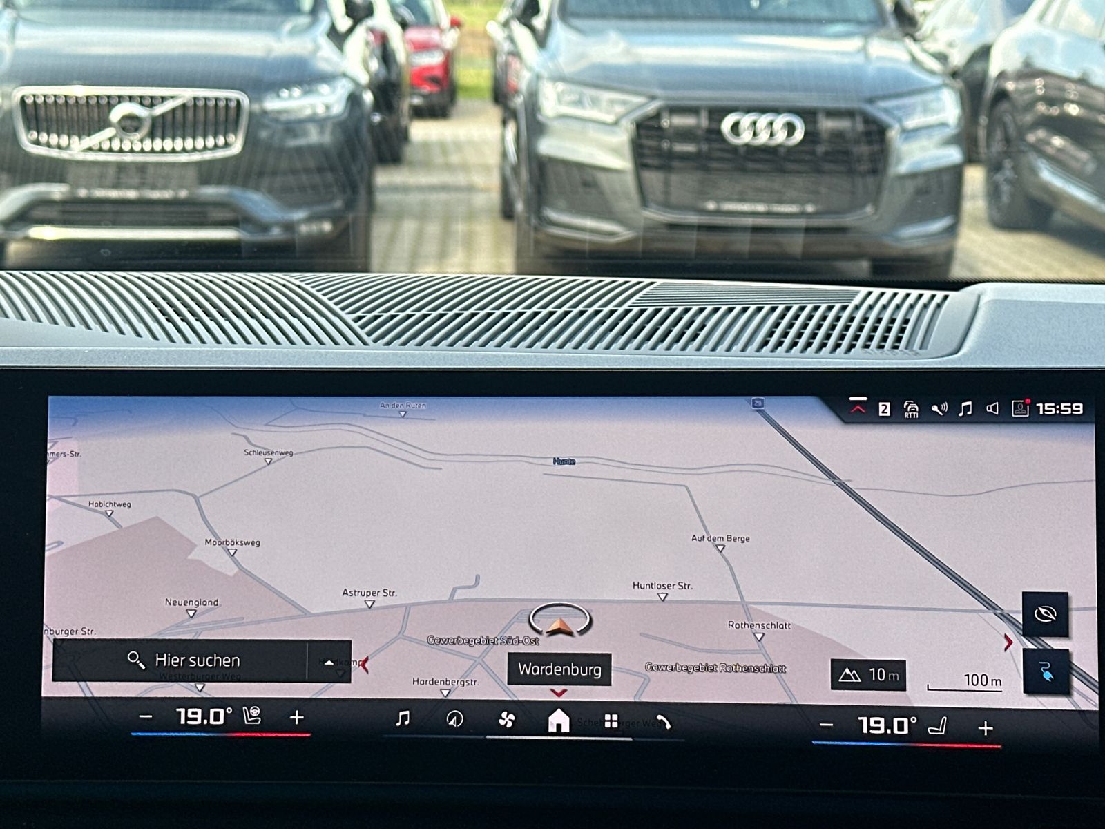 Fahrzeugabbildung BMW i5 M60 xDrive NAV+LED+PANO+AHK+21ZO+360°+DAP+B&W