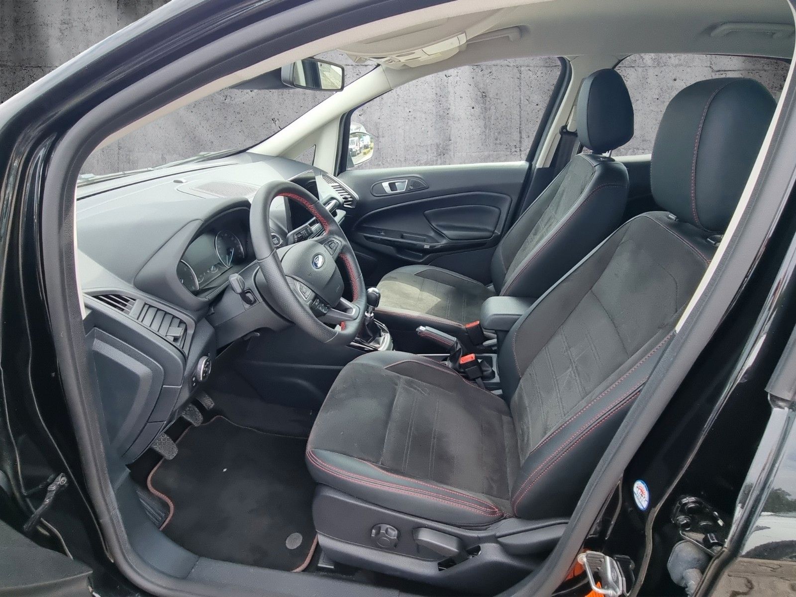 Fahrzeugabbildung Ford EcoSport ST-Line