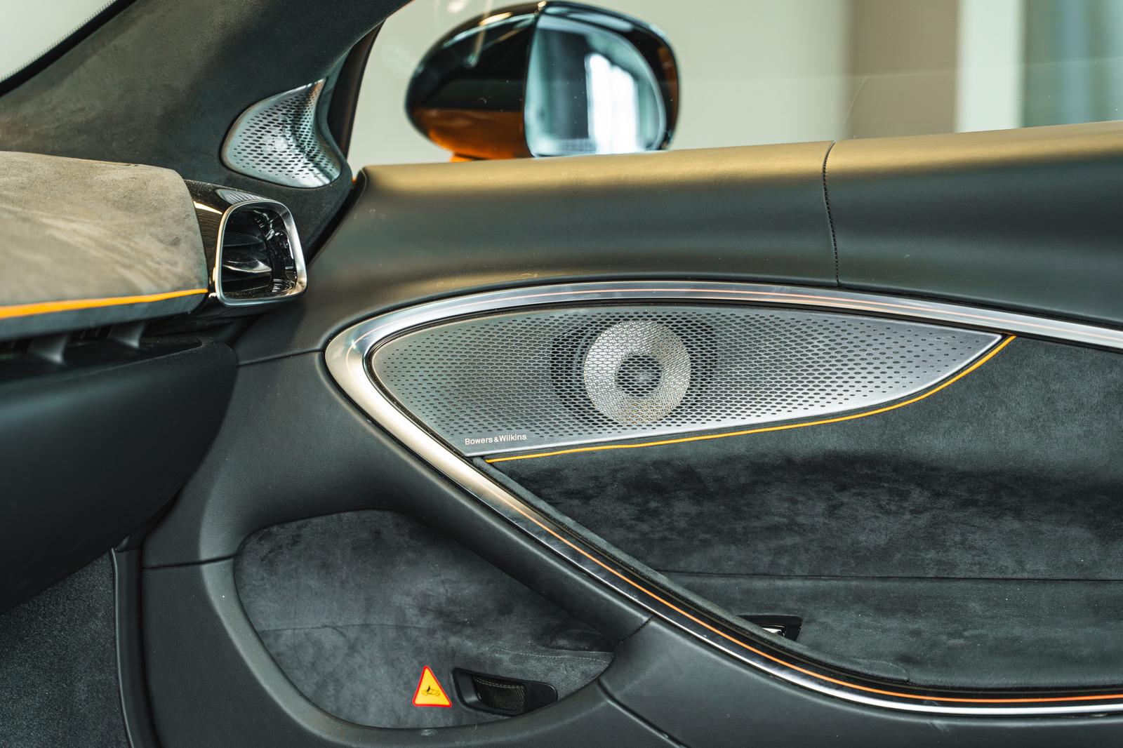 McLaren Artura SPIDER + ALCANTARA + BOWERS & WILKINS